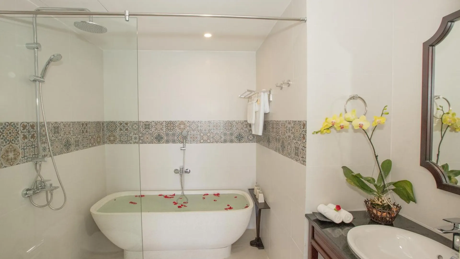 Roxana River Villa Hoi An Vietnam